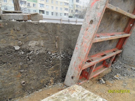 Недостаточное уплотнение бетонной смеси